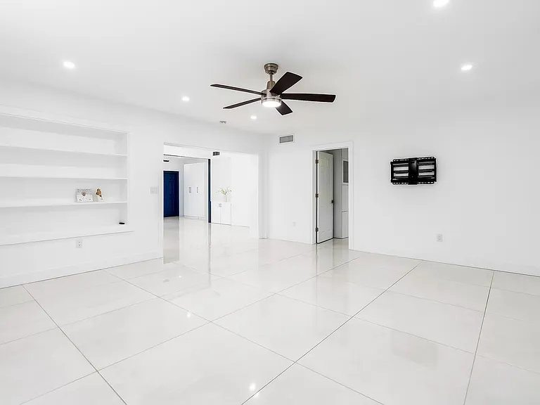 7800 SW 57th Ct — Photo 11