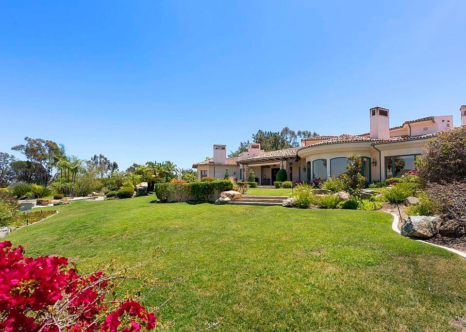 1st image of 5528 La Crescenta