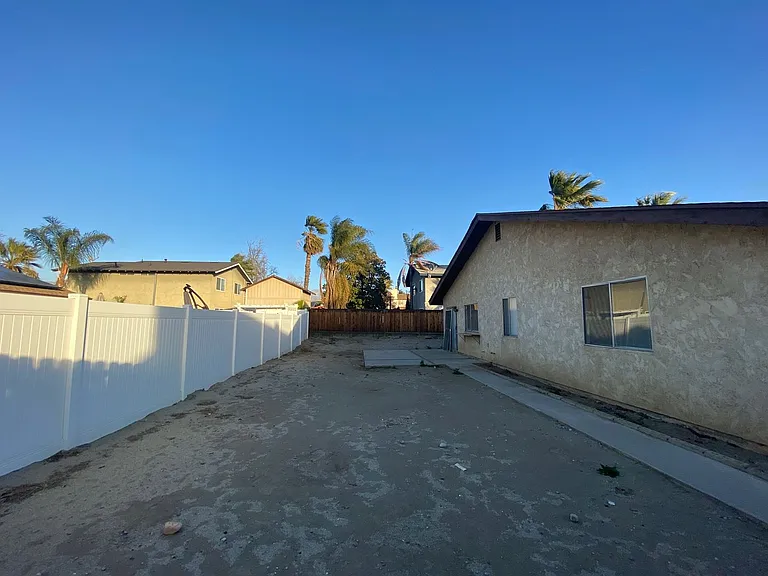 1421 Padua Ave — Photo 32