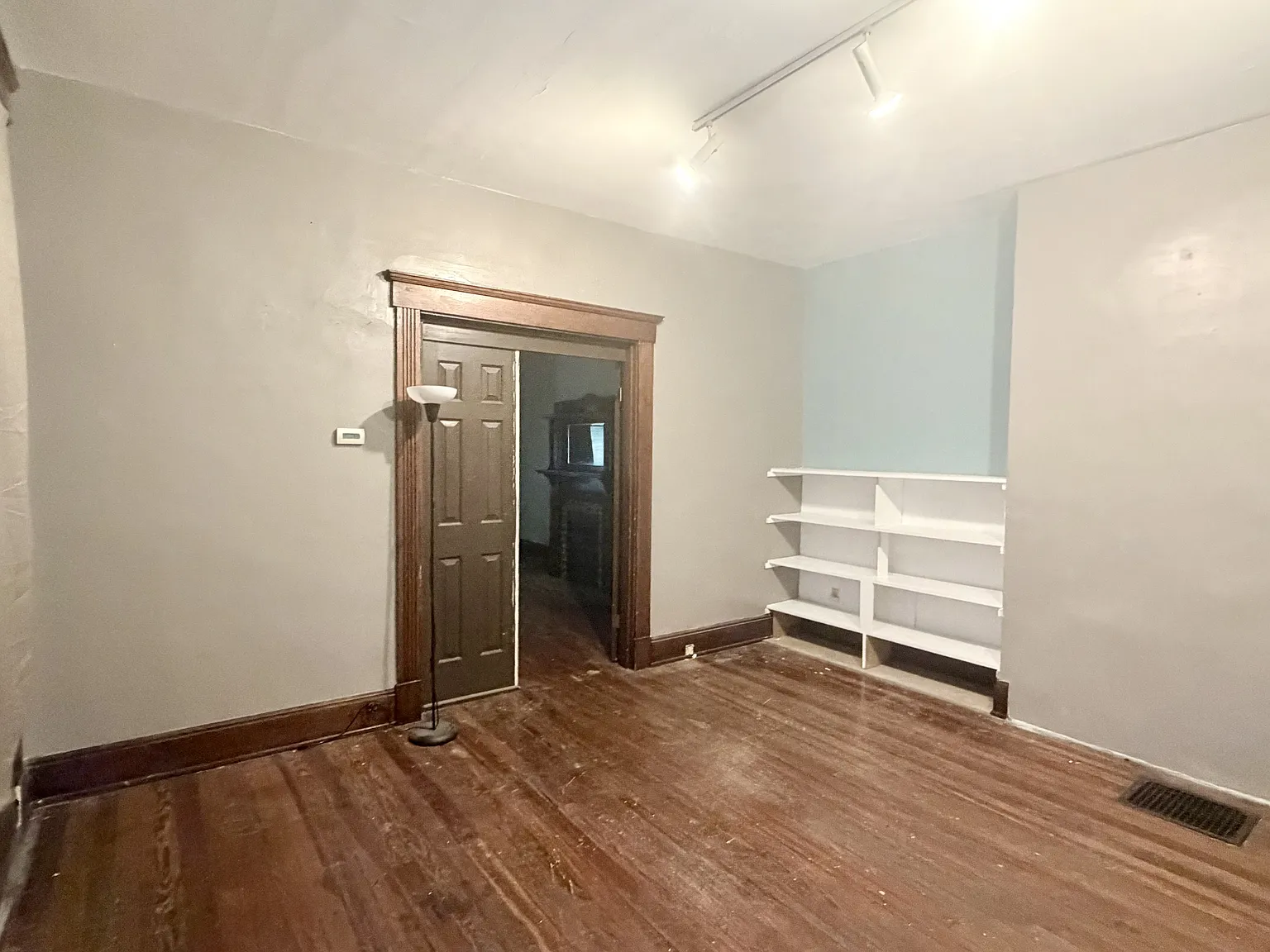 2242 Victor Street - 0 — Photo 3