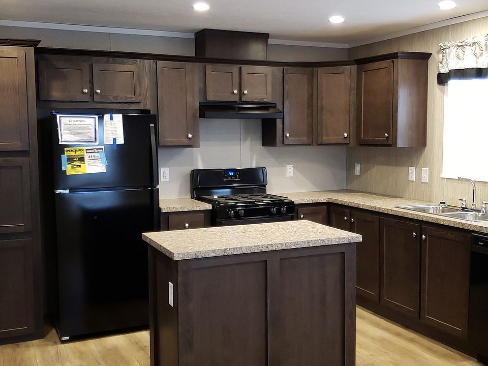 1st image of 516 Courtland Ln #581