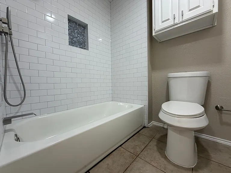 206 S Nolan River Rd #12 — Photo 14
