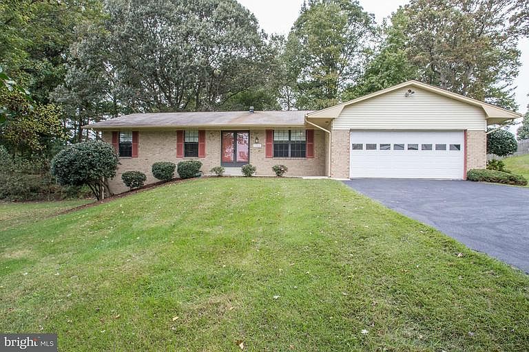1st image of 11206 Oakwood Dr