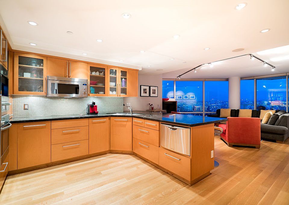 1st image of 1201 Marinaside Cres #2505