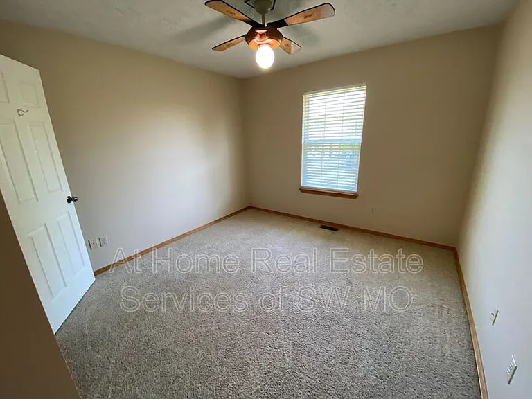 3551 E Woodside St — Photo 24