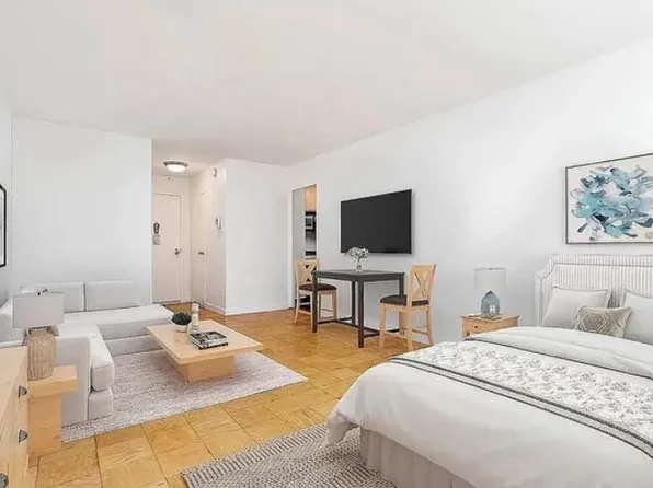 330 E 46th St, New York, NY