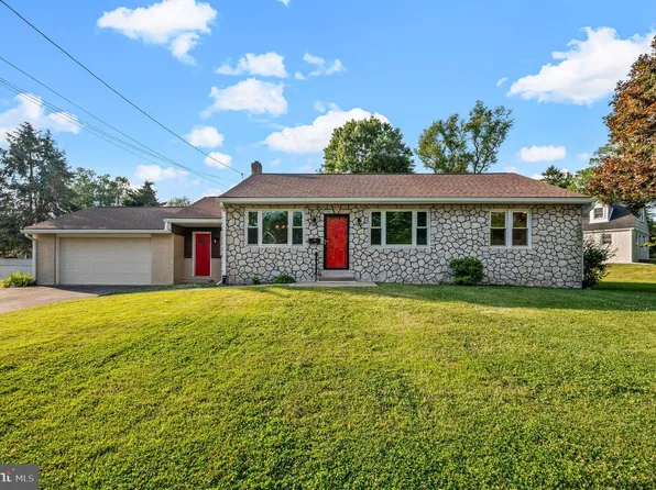 330 Summer Ave, Horsham, PA 19044