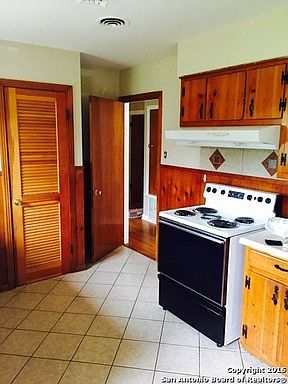 5th image of 311 Shropshire Dr