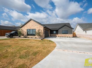 5425 Riviera Ln, San Angelo, TX 76904