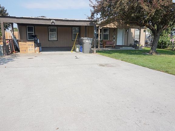 3rd image of 4710 W Hood Ave