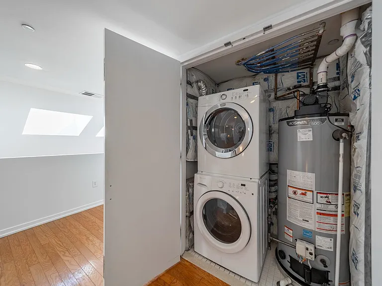 149 Essex St #6L — Photo 11