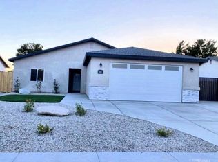 805 Paradise Dr, Ridgecrest, CA 93555