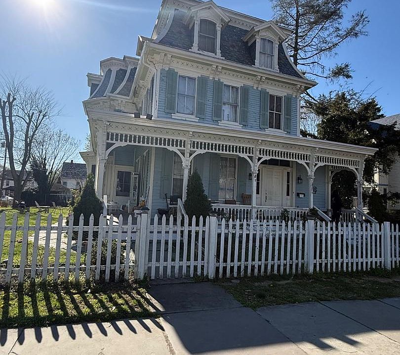 1st image of 104 East Ave