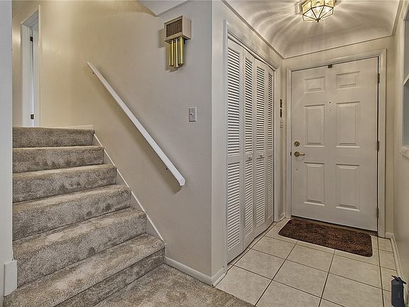 5th image of 400 Pleasant Dr