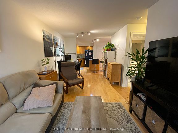 5th image of 250 Wellington St W Unit 1243