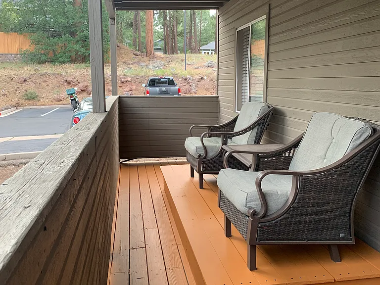 Balcony with raised seating area