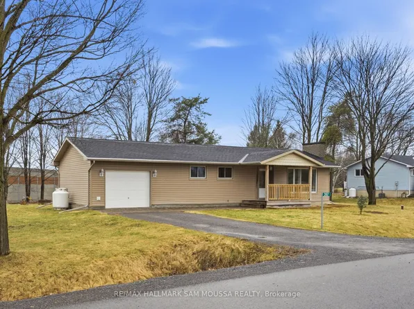 267 Keatley Rd, Ottawa, ON K7S 3G7