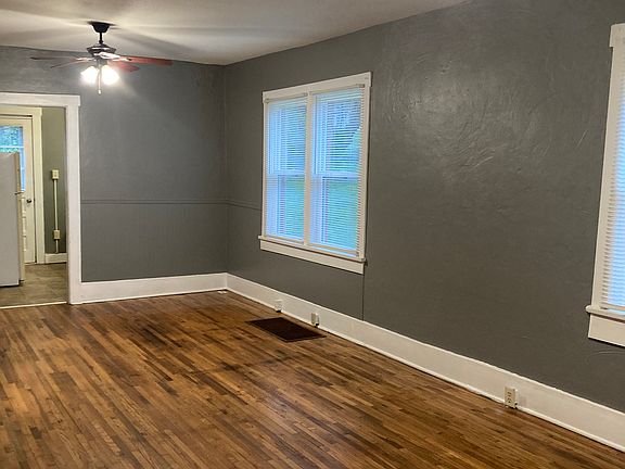 4th image of 210 Argonne St