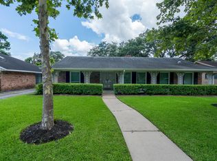 9214 Riddlewood Ln, Houston, TX 77025