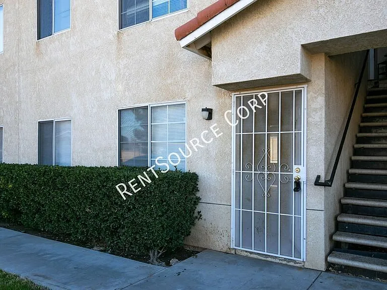 2910 B St #7 — Photo 3