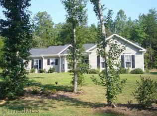 1221 Pebble Meadows Ln, Lewisville, NC 27023