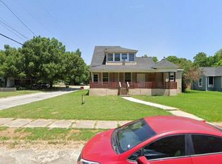 610 W 6th St, Bonham, TX 75418