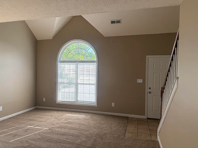 969 Sugarbush Trl — Photo 3