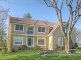 1825 SW Longview Ter, Lees Summit, MO 64081