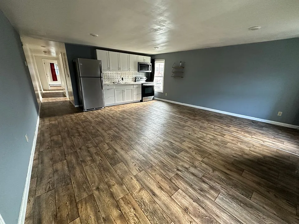 107 W Pulteney St #201