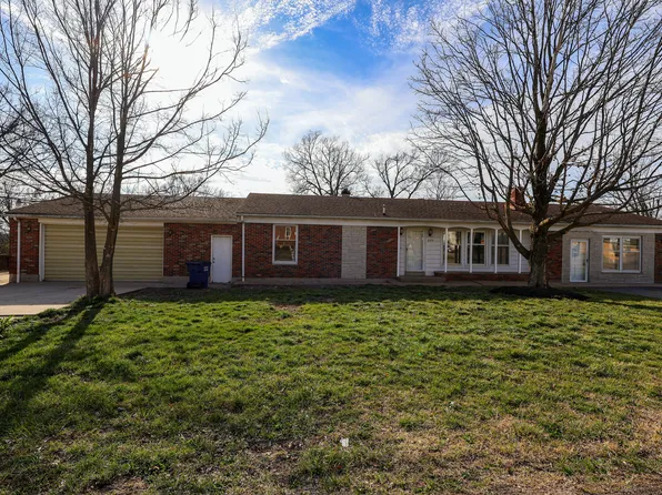 201 S East St, Warrenton, MO 63383