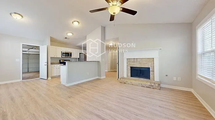141 Greystone Cir — Photo 3