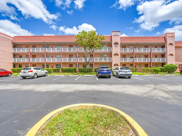 9621 Sunrise Lakes Boulevard #104, Sunrise, FL 33322