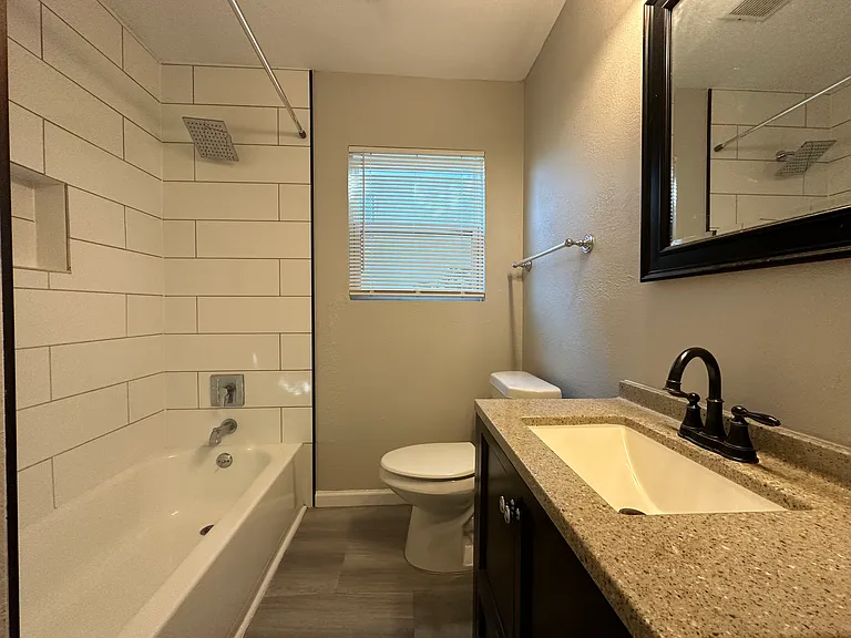 2307 Douglas Ave — Photo 9