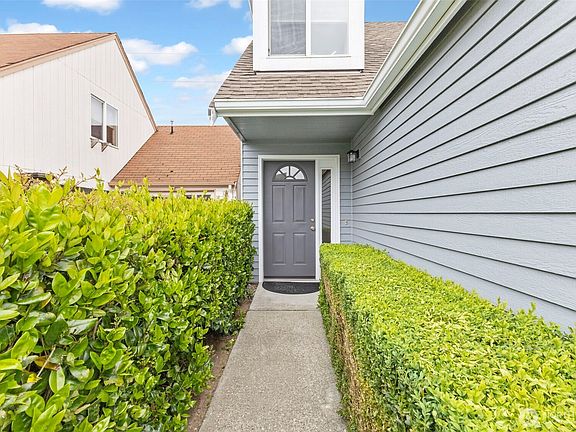 3rd image of 125 99th Street Ct E