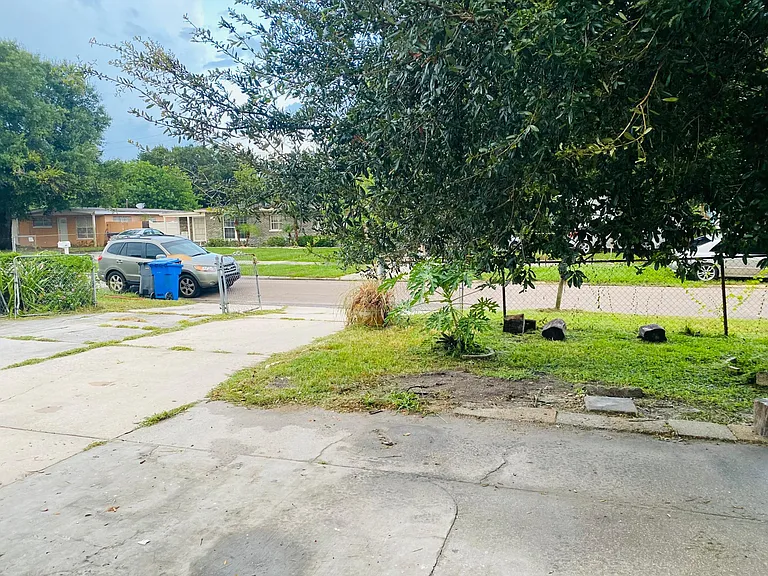 3207 Clifford Sample Dr — Photo 14