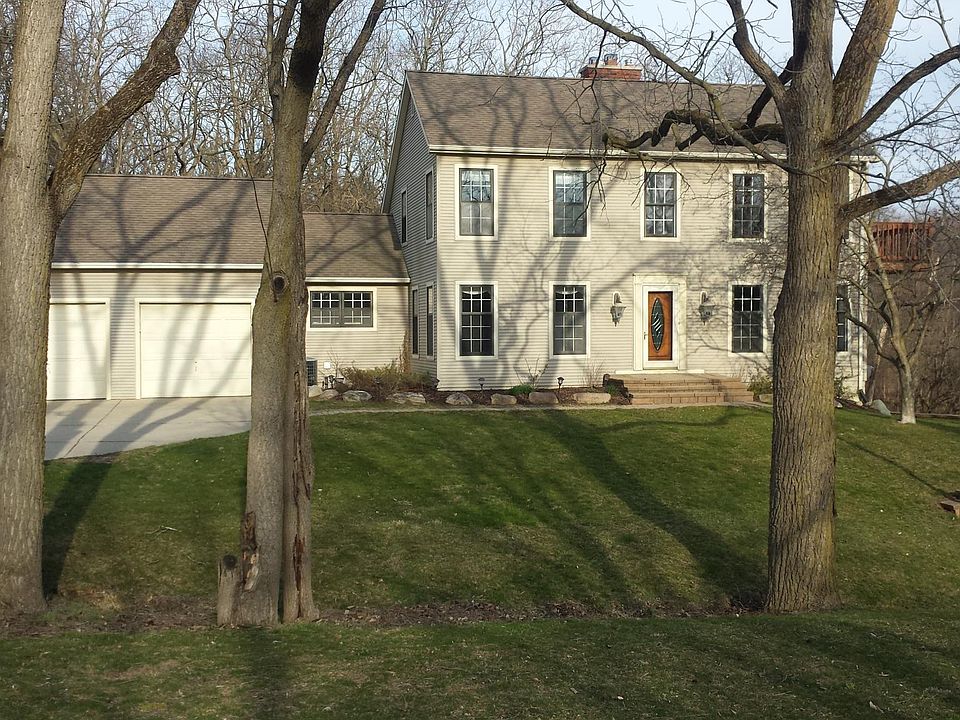 Large Luxury Home on 5 acre estate