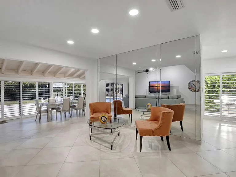 902 Foxpointe Cir — Photo 11