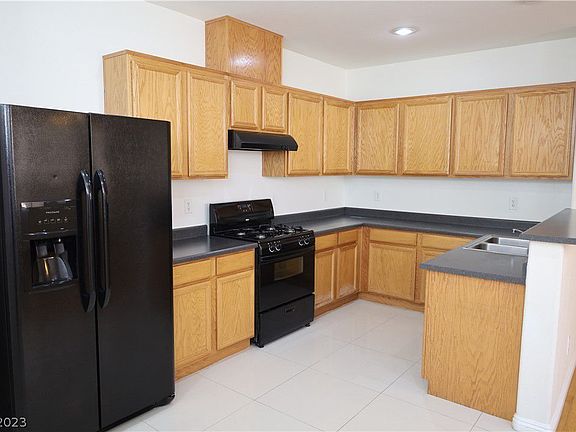 2nd image of 9340 Vista Waters Ln