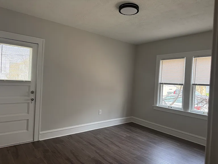 14432 Delaware Ave #B — Photo 9