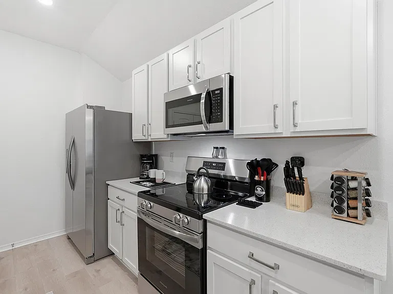 10904 Mason Dr — Photo 15