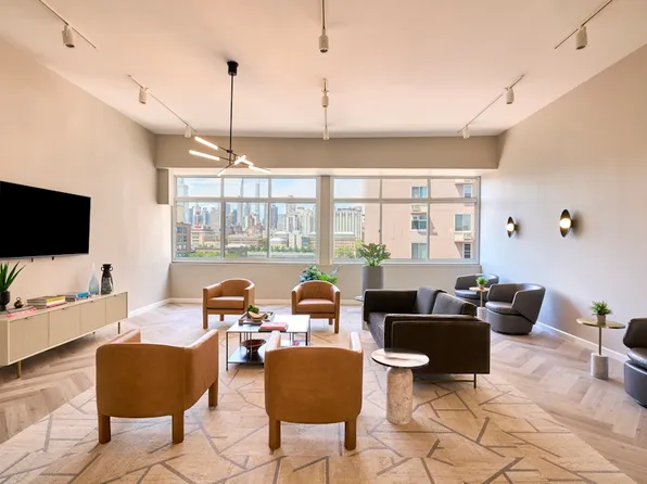 546 Main Street image 17 of 22