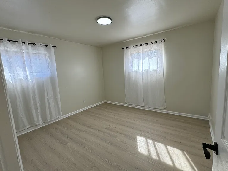 9914 Fox Ave — Photo 14