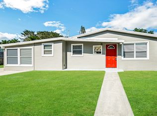 831 Laurel Dr, Lake Park, FL 33403