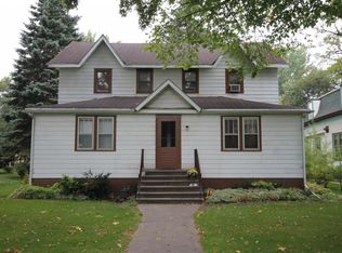 420 S 6th St, Grand Forks, ND 58201