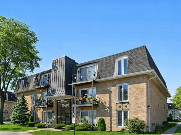 10308 Circle Dr APT 301, Oak Lawn, IL 60453