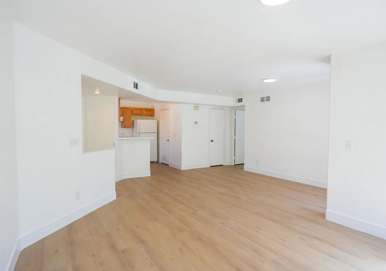 Beautifully Updated 2-Bedroom Condo in a Gated Community — Photo 3
