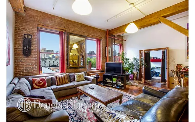 Sold by Douglas Elliman | media 18