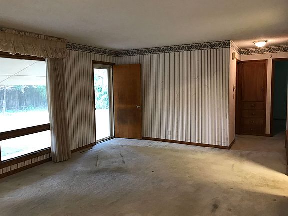 2nd image of 2206 6th Ave