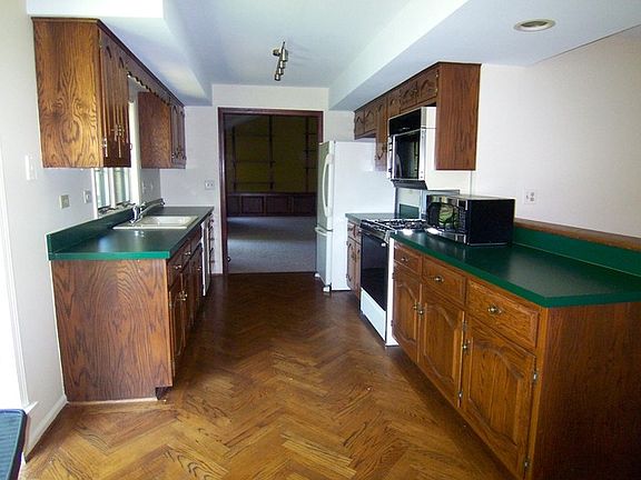 5th image of 34 Queens Ct