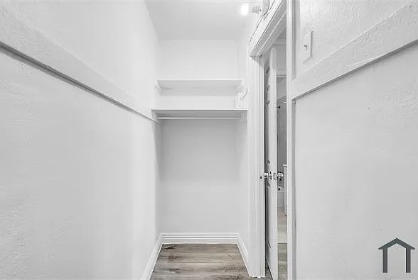 11901 S San Pedro St #C — Photo 11